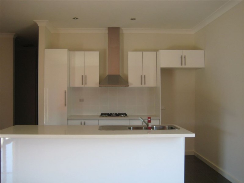 11 Bambi Place, Pakenham VIC 3810