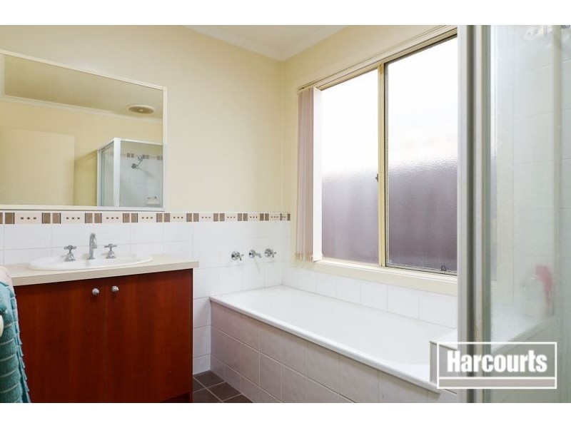 3 Penshurst Way, Cranbourne North VIC 3977