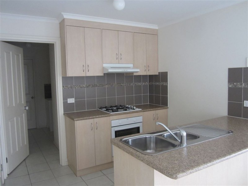 10/95-101 Breens Road, Cranbourne VIC 3977