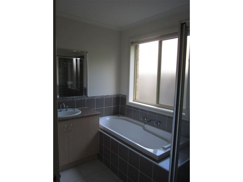 10/95-101 Breens Road, Cranbourne VIC 3977