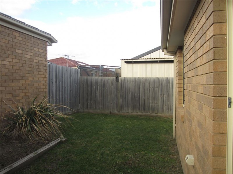 10/95-101 Breens Road, Cranbourne VIC 3977