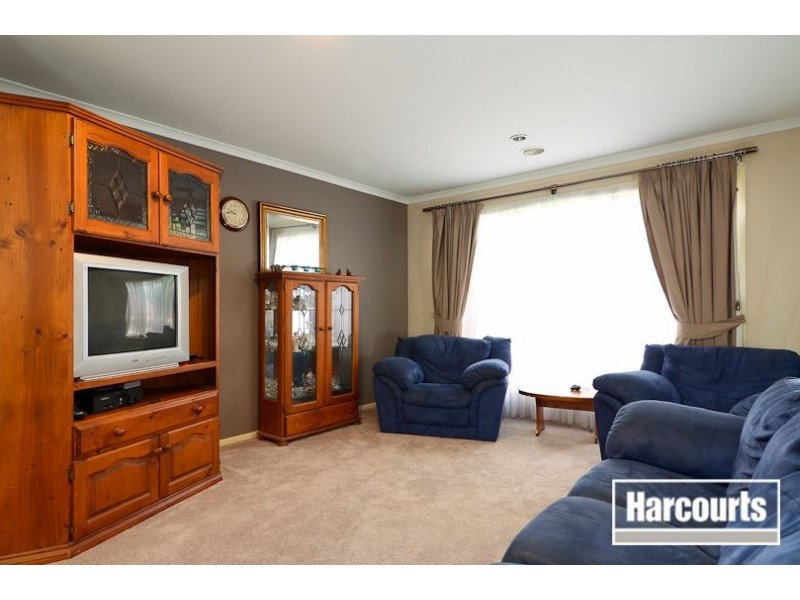 8 Falmouth Road, Narre Warren South VIC 3805