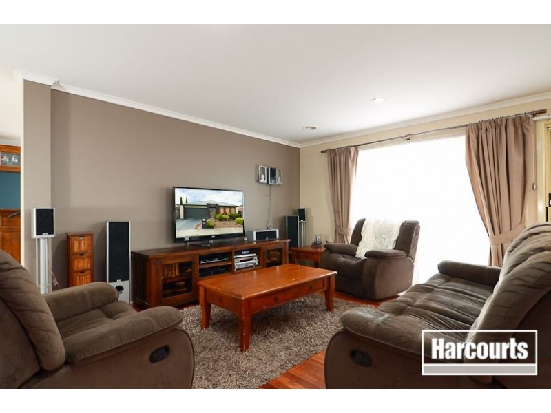 8 Falmouth Road, Narre Warren South VIC 3805