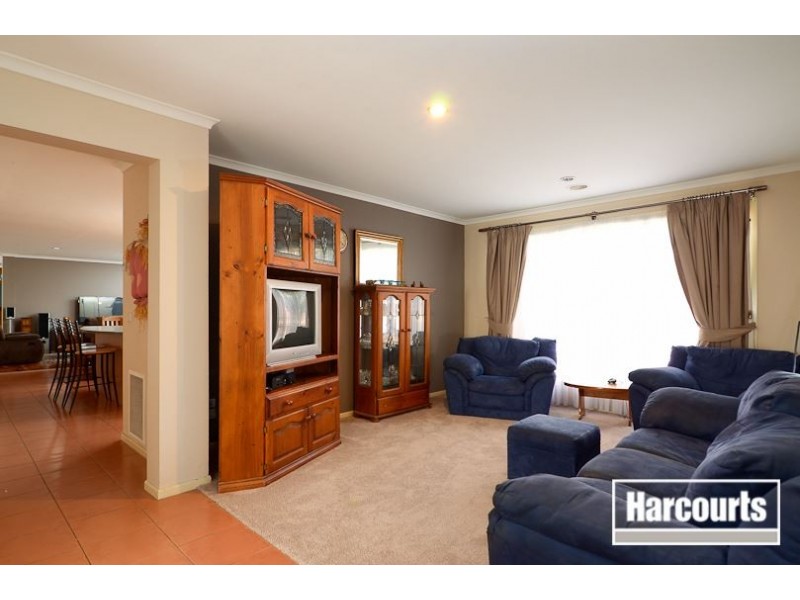 8 Falmouth Road, Narre Warren South VIC 3805