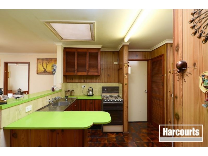 9 Sydney Parkinson Avenue, Endeavour Hills VIC 3802