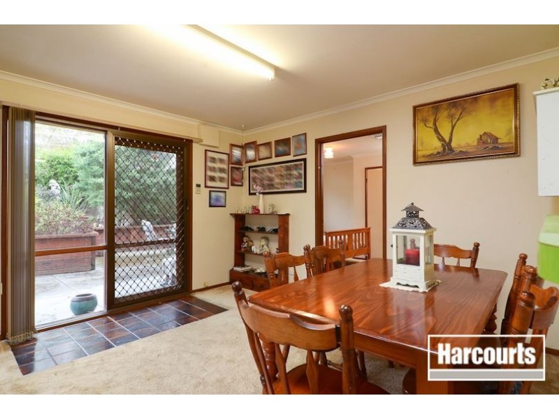 9 Sydney Parkinson Avenue, Endeavour Hills VIC 3802