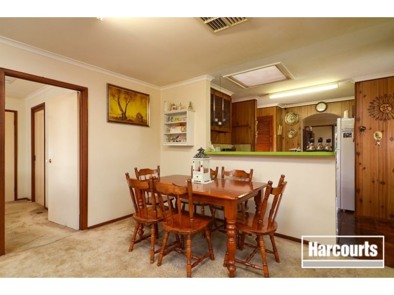 9 Sydney Parkinson Avenue, Endeavour Hills VIC 3802