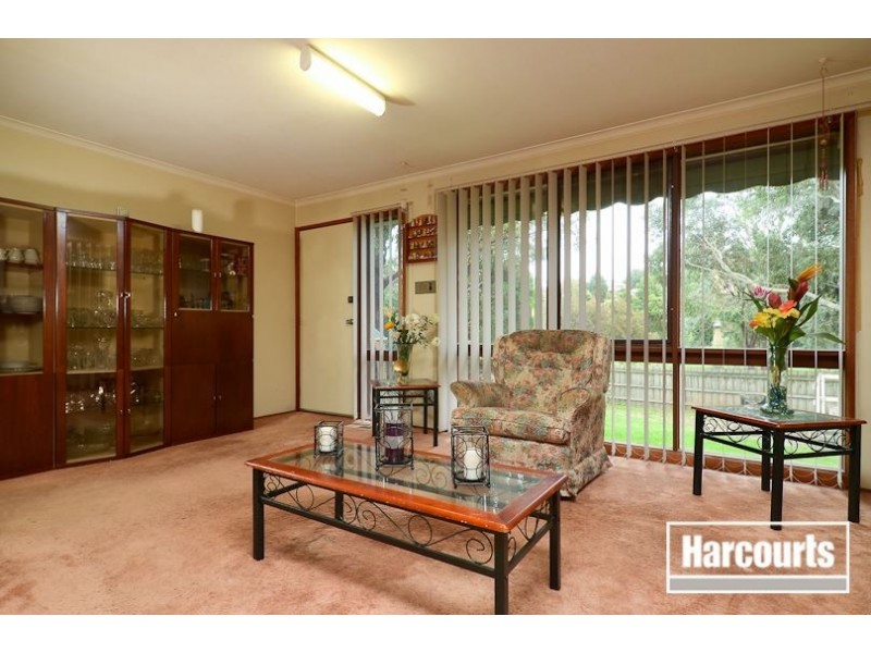 9 Sydney Parkinson Avenue, Endeavour Hills VIC 3802