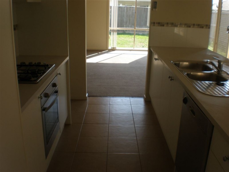 7 Penshurst Way, Cranbourne North VIC 3977