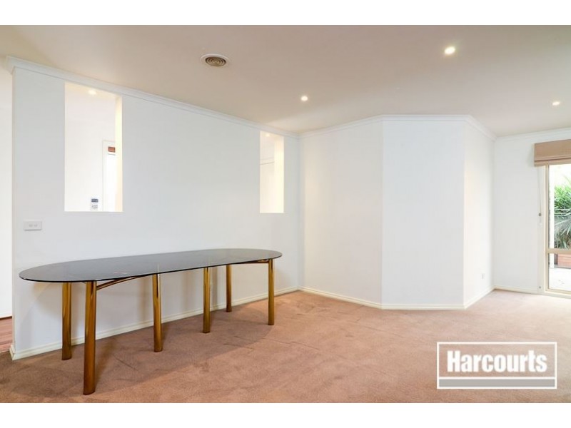 14 Broadleaf Way, Cranbourne VIC 3977