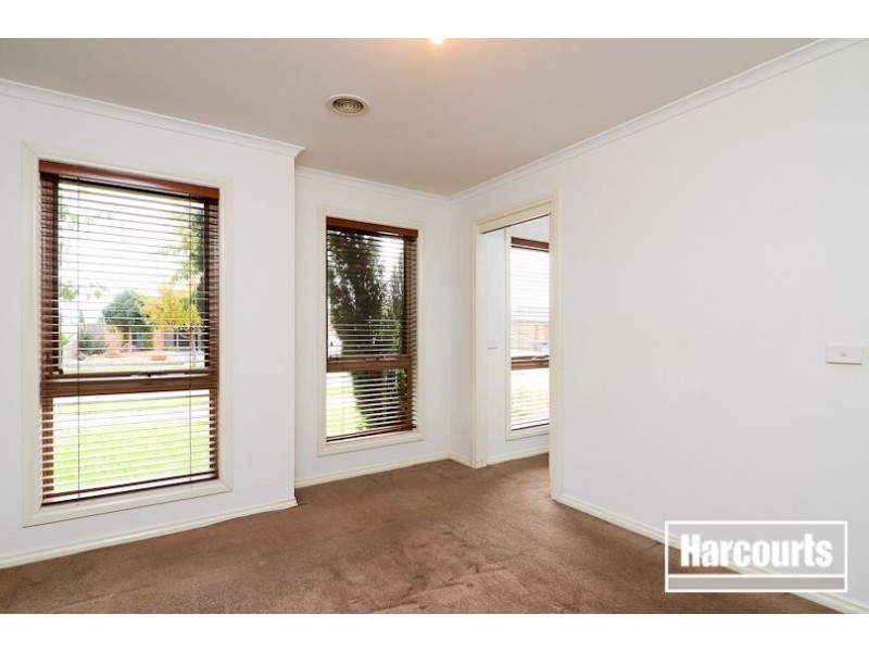 14 Broadleaf Way, Cranbourne VIC 3977