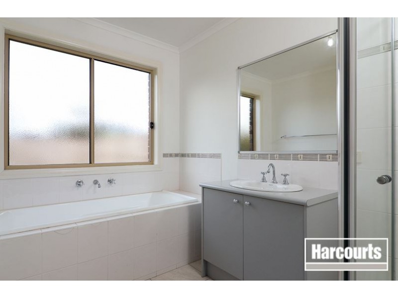 14 Broadleaf Way, Cranbourne VIC 3977