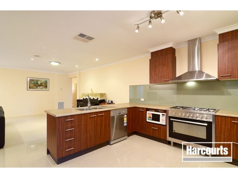 4 Merlin Drive, Cranbourne North VIC 3977