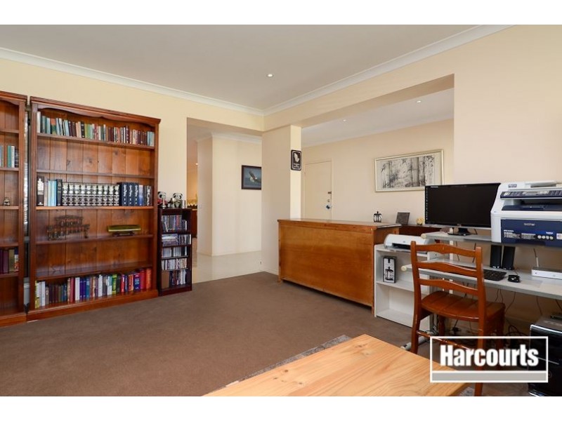 4 Merlin Drive, Cranbourne North VIC 3977