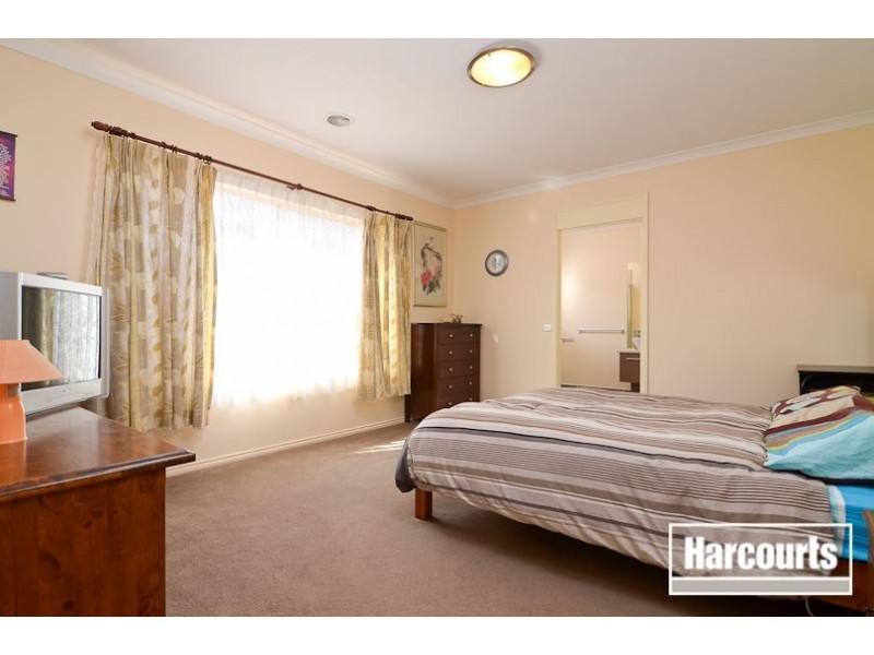 4 Merlin Drive, Cranbourne North VIC 3977