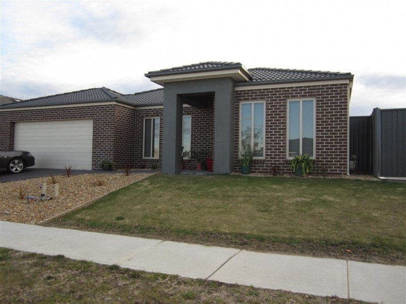 20 Sagan Drive, Cranbourne North VIC 3977