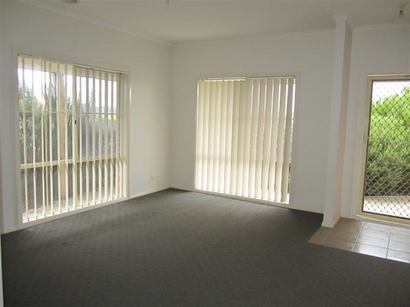 1 Sarah Louise Place, Berwick VIC 3806