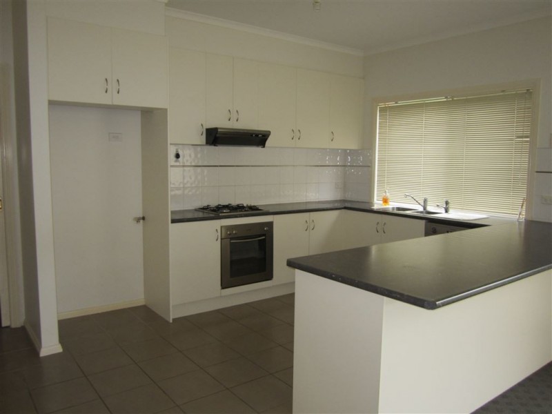 1 Sarah Louise Place, Berwick VIC 3806