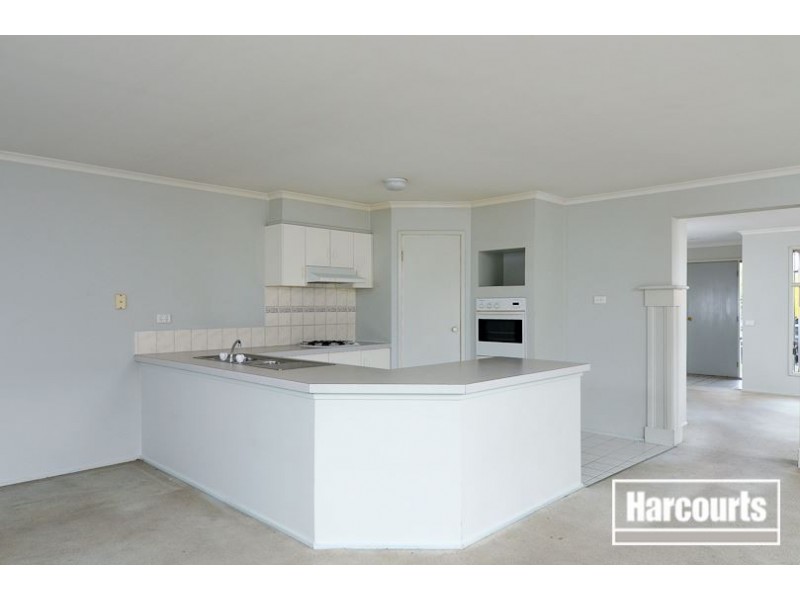 4 Michelle Drive, Berwick VIC 3806