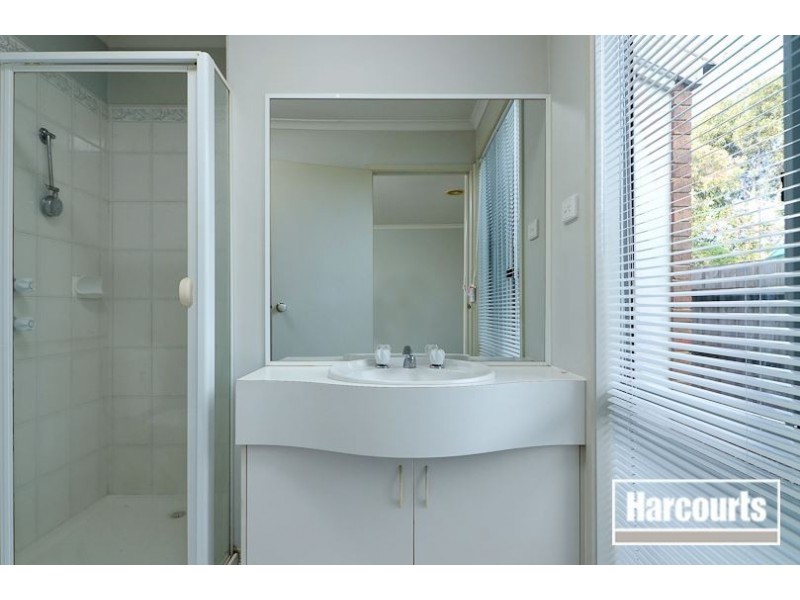 4 Michelle Drive, Berwick VIC 3806