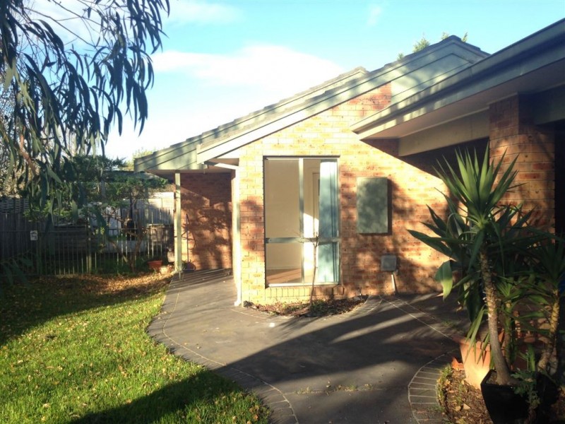 37 Strathaird Drive, Narre Warren South VIC 3805
