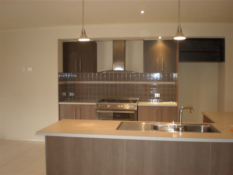 17 Tenterfield Drive, Narre Warren South VIC 3805