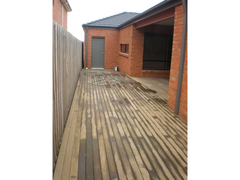 17 Tenterfield Drive, Narre Warren South VIC 3805