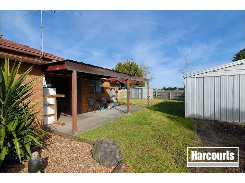 19 Caroline Crescent, Cranbourne VIC 3977