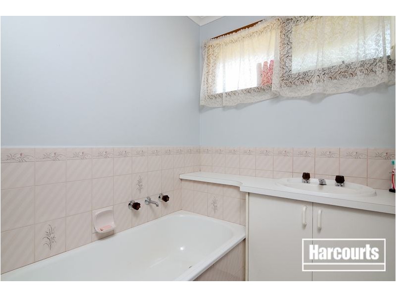 19 Caroline Crescent, Cranbourne VIC 3977