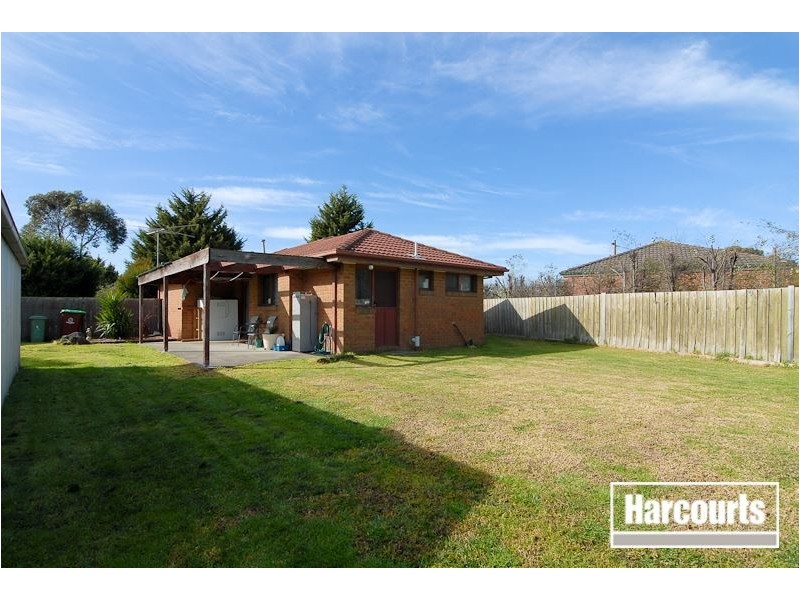 19 Caroline Crescent, Cranbourne VIC 3977