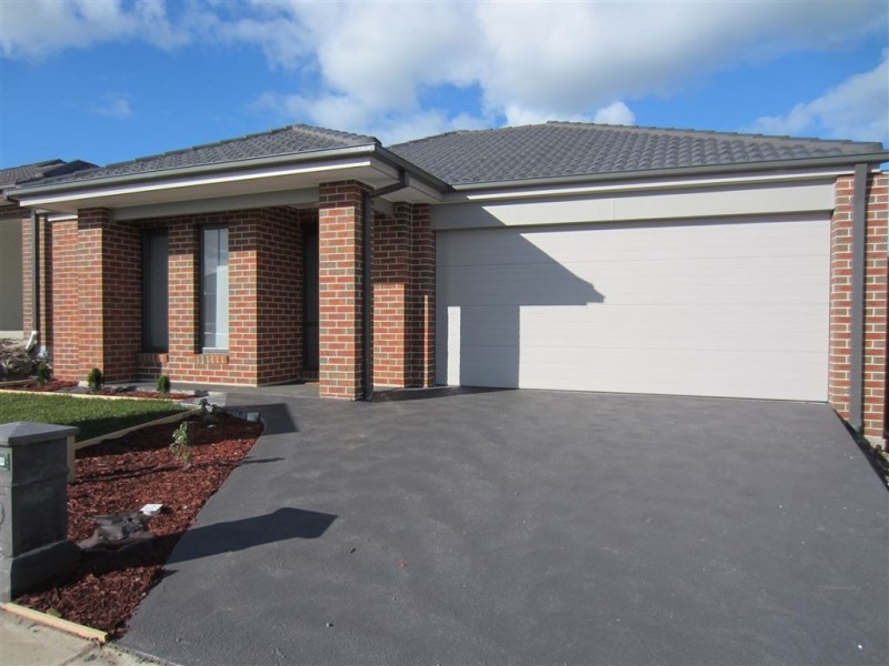 27 Macumba Drive, Clyde North VIC 3978