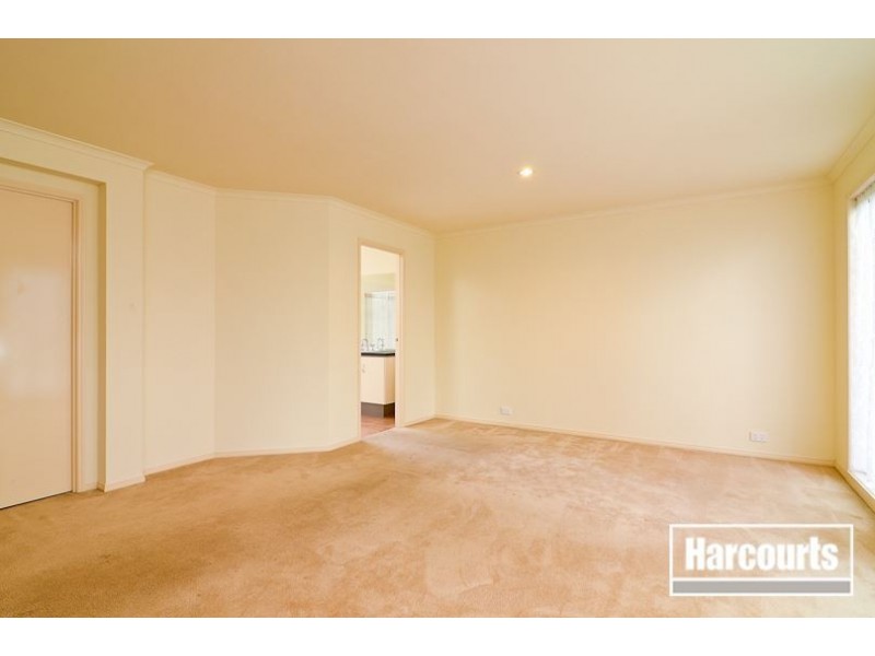 65 Robinswood Parade, Narre Warren South VIC 3805