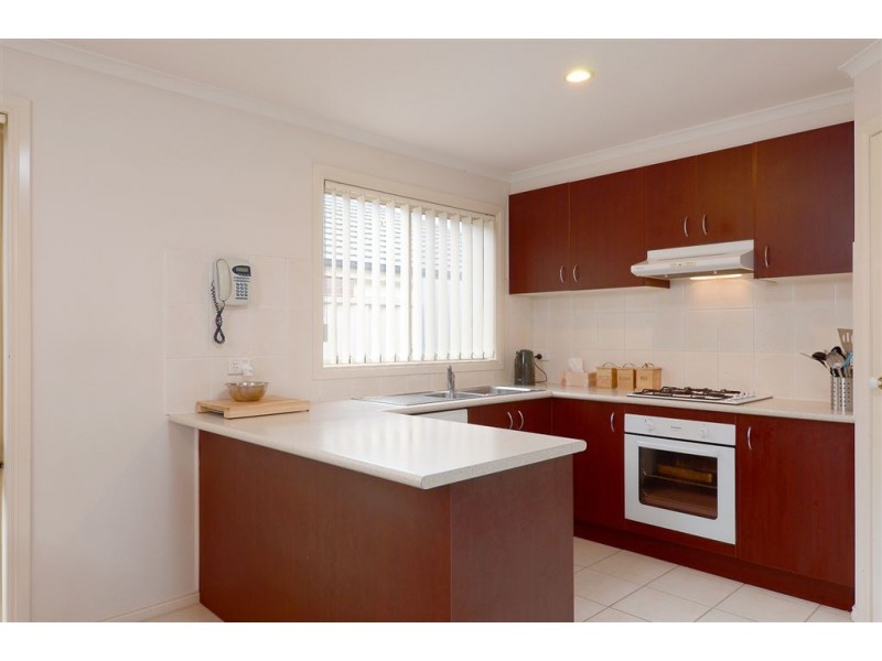 15 Stone Hill Circuit, Cranbourne East VIC 3977