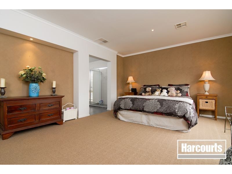 6 Napier Way, Narre Warren South VIC 3805