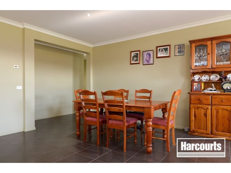 7 Bunbury Ave, Narre Warren VIC 3805