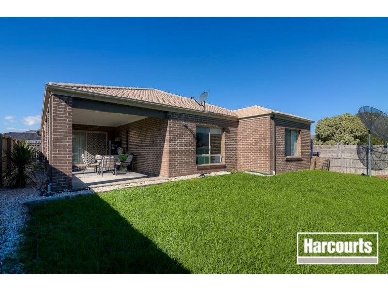 7 Bunbury Ave, Narre Warren VIC 3805