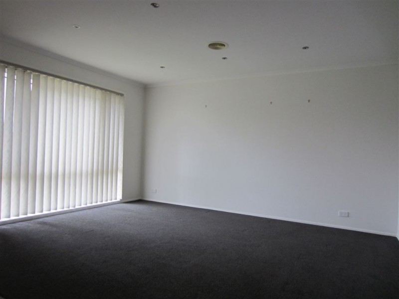 18 Domain Drive, Berwick VIC 3806