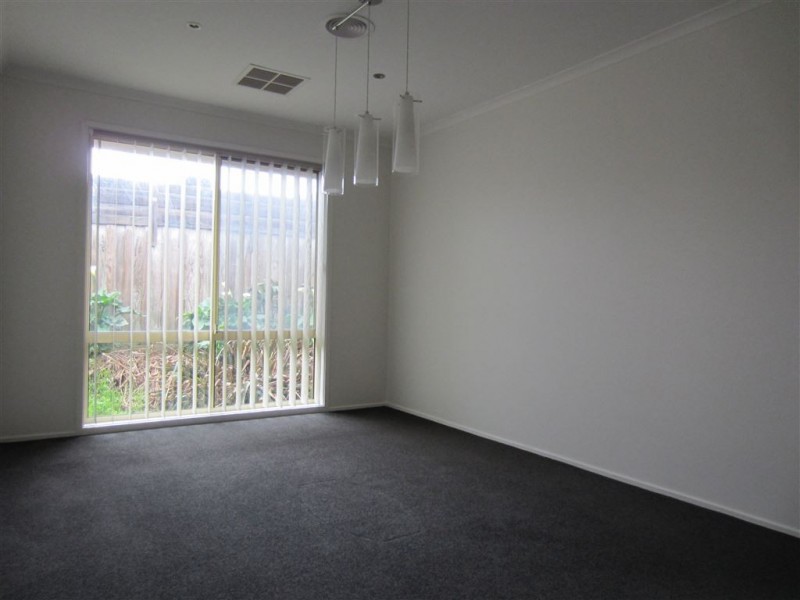 18 Domain Drive, Berwick VIC 3806