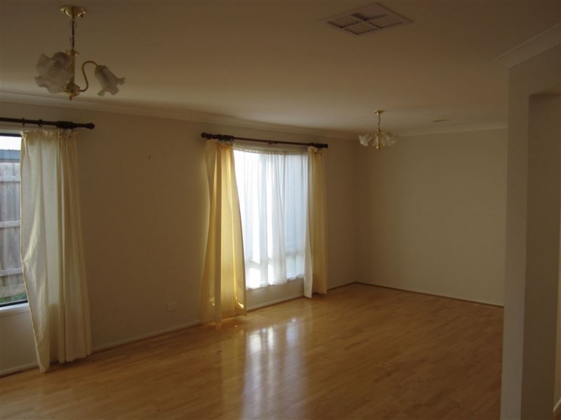 60 Robinswood Parade, Narre Warren South VIC 3805