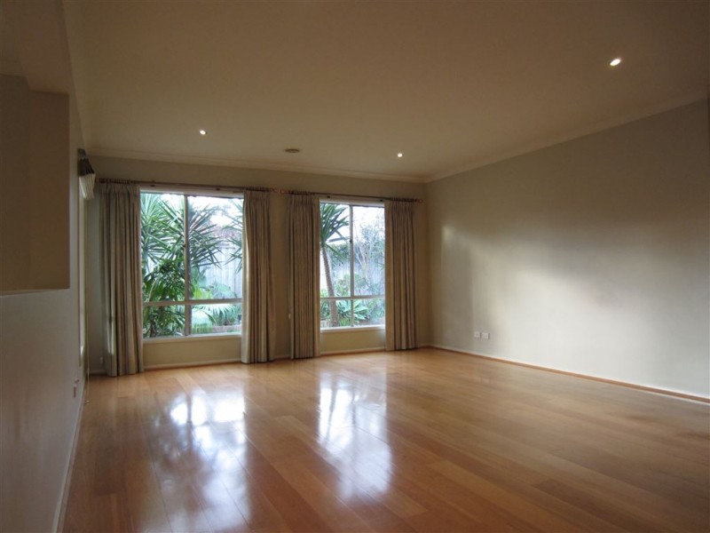 4 Ardenne Court, Narre Warren South VIC 3805