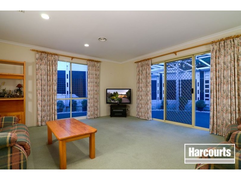 5 Lochard Terrace, Narre Warren South VIC 3805
