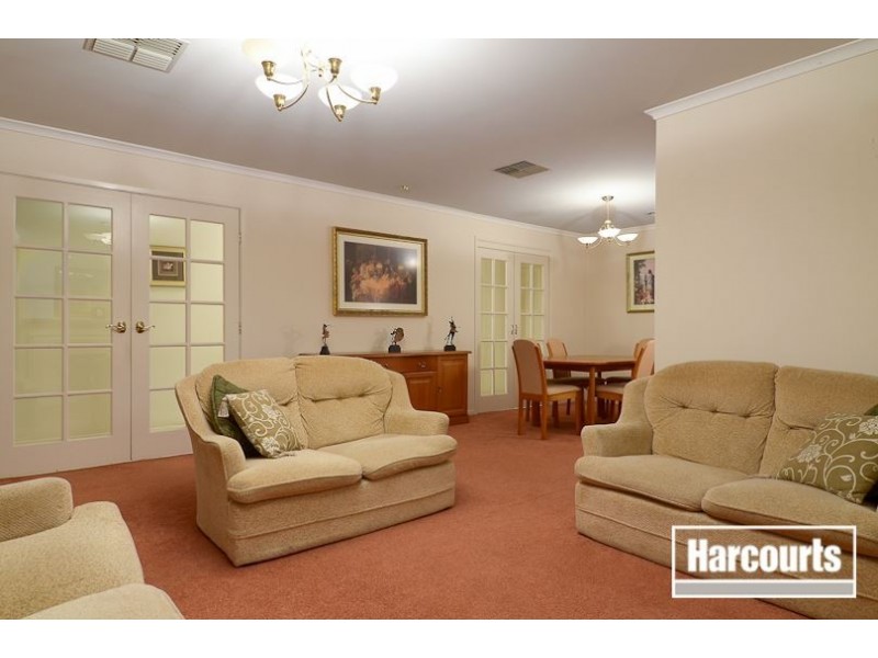 5 Lochard Terrace, Narre Warren South VIC 3805