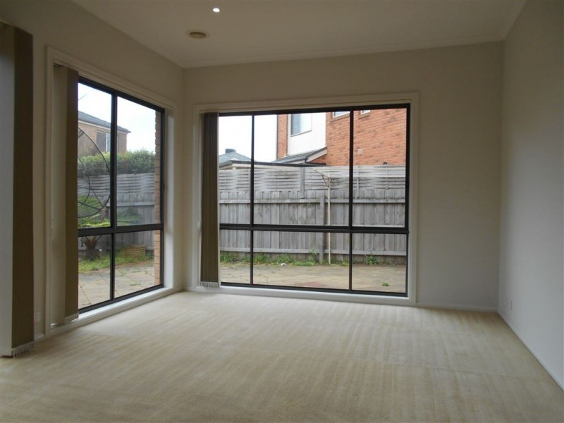 21 Amhurst Drive, Narre Warren South VIC 3805