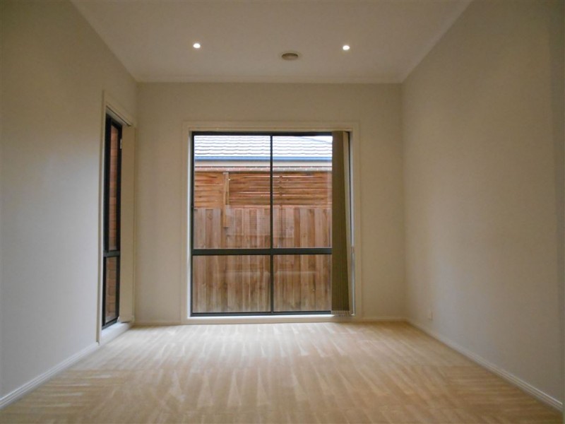 21 Amhurst Drive, Narre Warren South VIC 3805