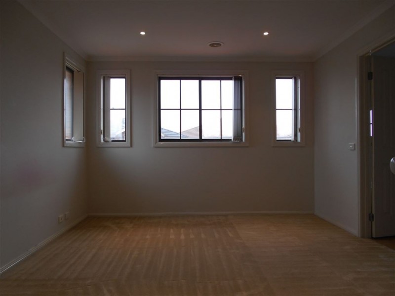 21 Amhurst Drive, Narre Warren South VIC 3805