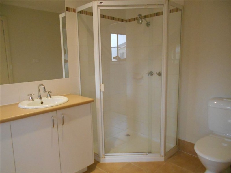 21 Amhurst Drive, Narre Warren South VIC 3805