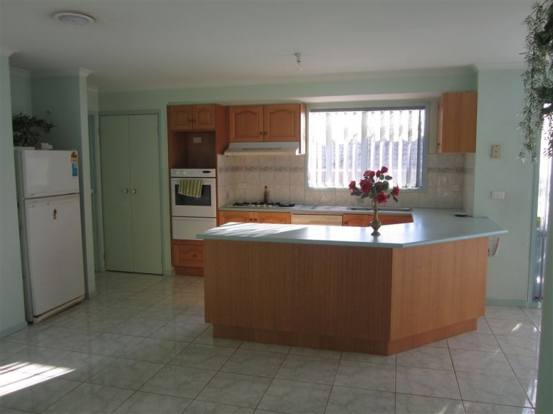 6 Greg Court, Narre Warren VIC 3805