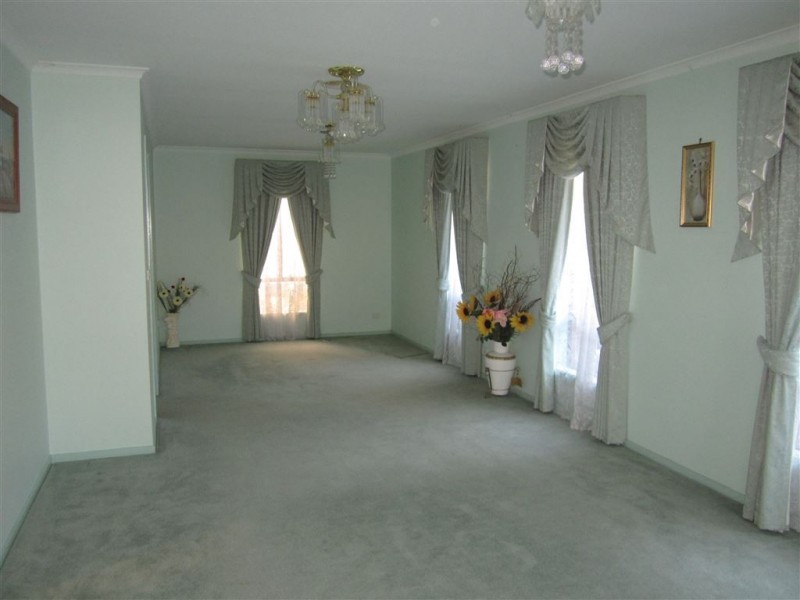 6 Greg Court, Narre Warren VIC 3805