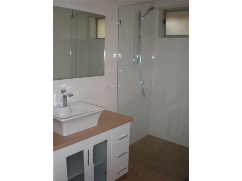 2/10 Shrives Road, Narre Warren VIC 3805