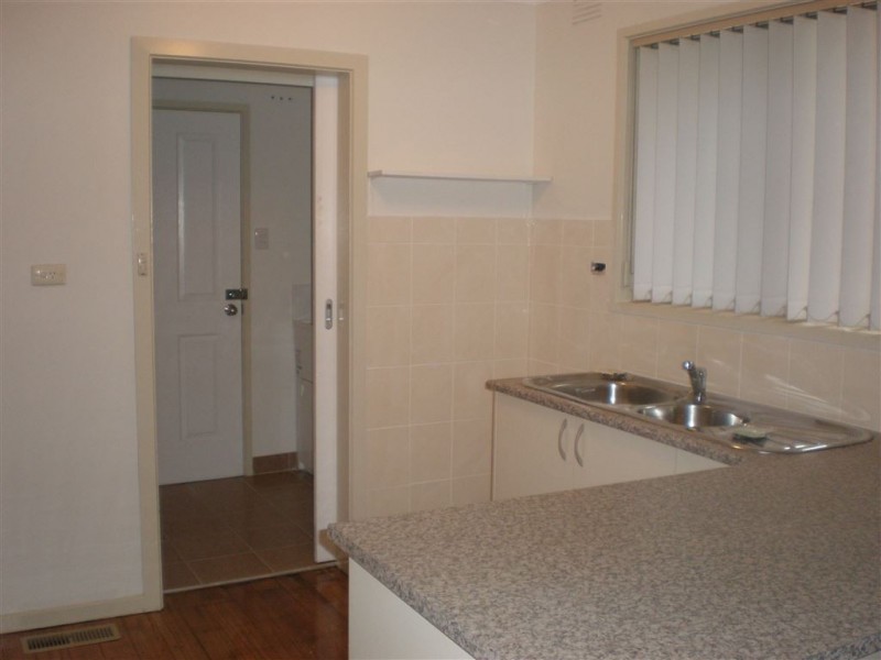 2/10 Shrives Road, Narre Warren VIC 3805